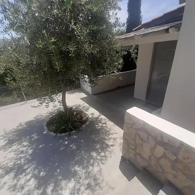 Iremia Apartment Himare